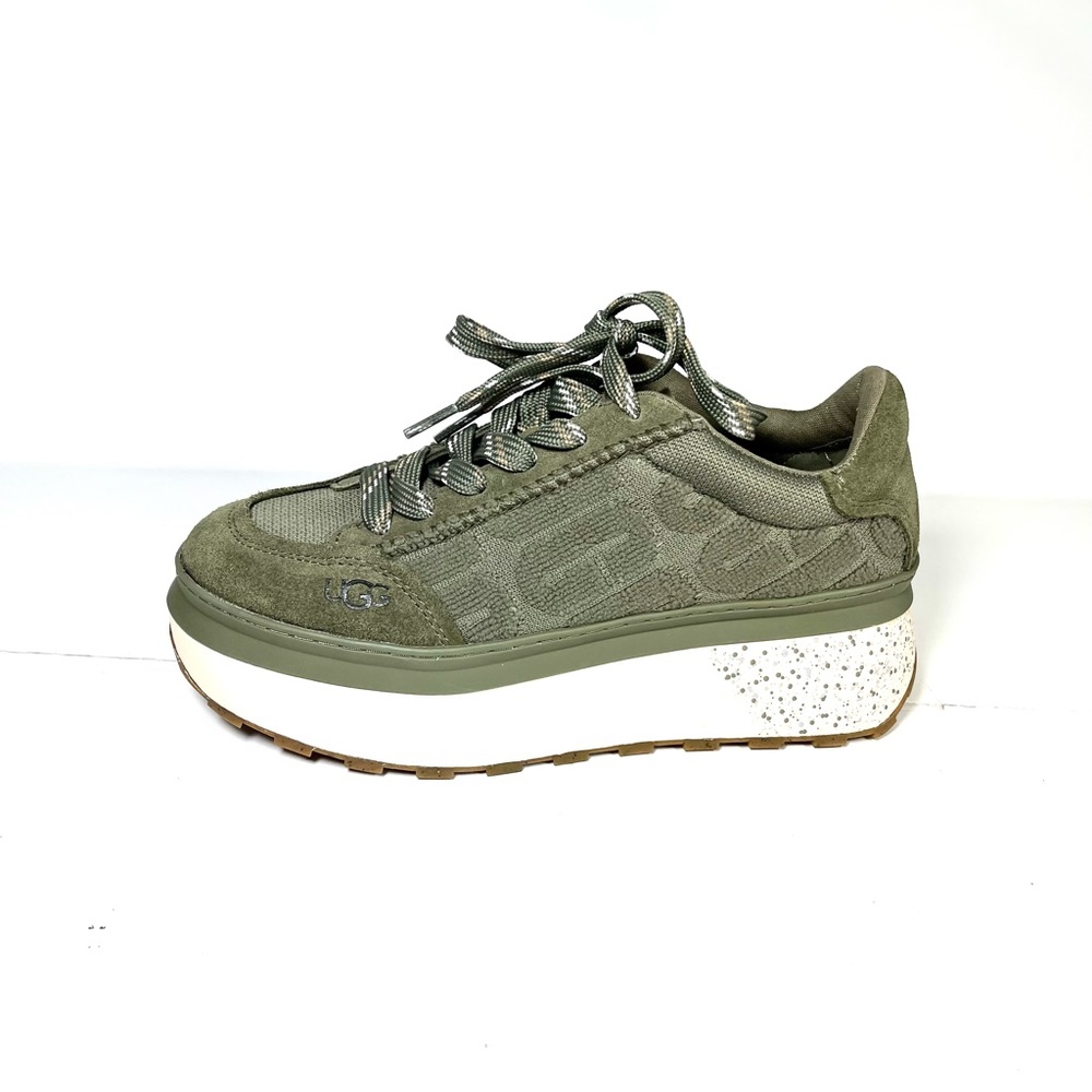 UGG Marin Platform Sneakers Women's Size 9 Green Suede Lace Up.